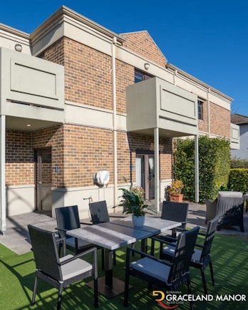 Roshana Elsternwick Aged Care