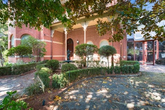 Bolton Clarke Montclaire, Brighton